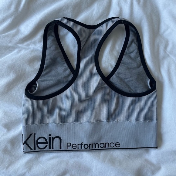 4 Sports Bra Bundle - 2 Calvin Klein 2 Puma - Picture 2 of 7